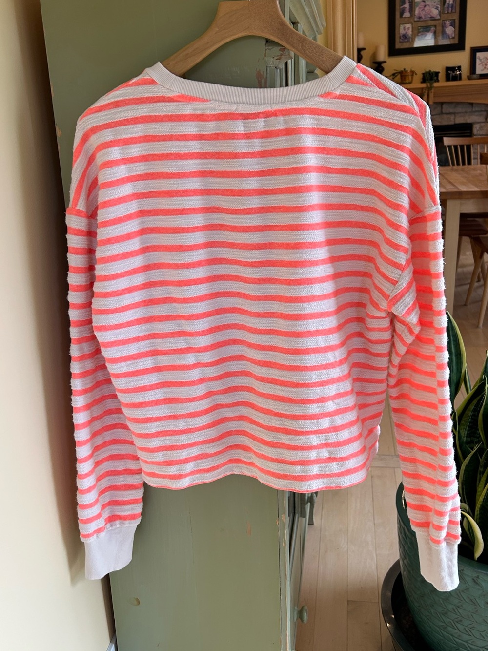 Evereve Women’s Noah Stripe Sweatshirt Neon Coral/Cream Oversized Size Medium - Picture 5 of 15
